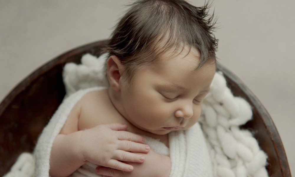 Newborn baby boy sleeping woo-bowl cream blanket blanket